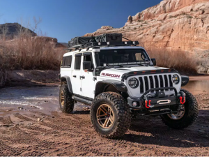 Jeep Gladiator Hood Protector - Husky Liners - Aeroskin Lightshield PRO - Black - `20-`24